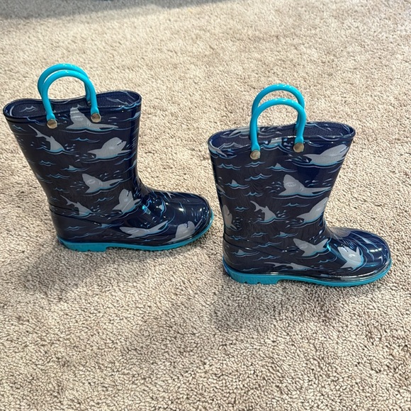 New! Boys Size 11 Shark Rainboots - Picture 3 of 6